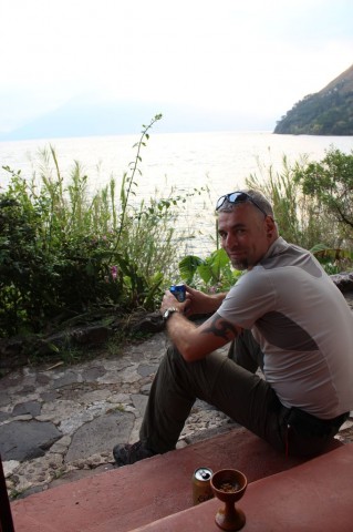 Apéro sur les marches de notre chalet, à l'arca de Noe, Santa Cruz