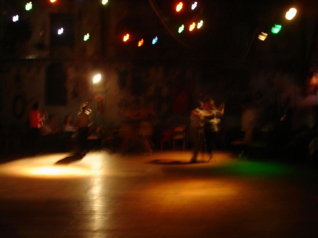 ambiance (floue) à la "catedral" (cours de tango)