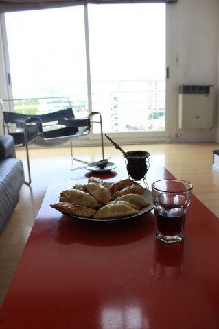 home made empanadas, Chicha morada et maté